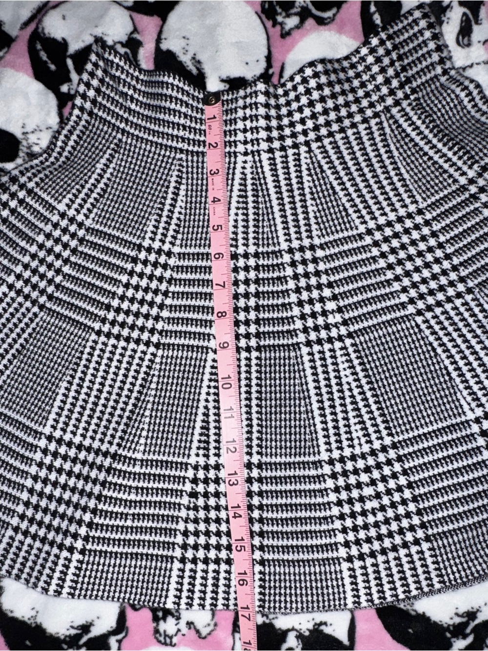 High-Waist Black & White Plaid Skater Skirt - Picture 7 of 7
